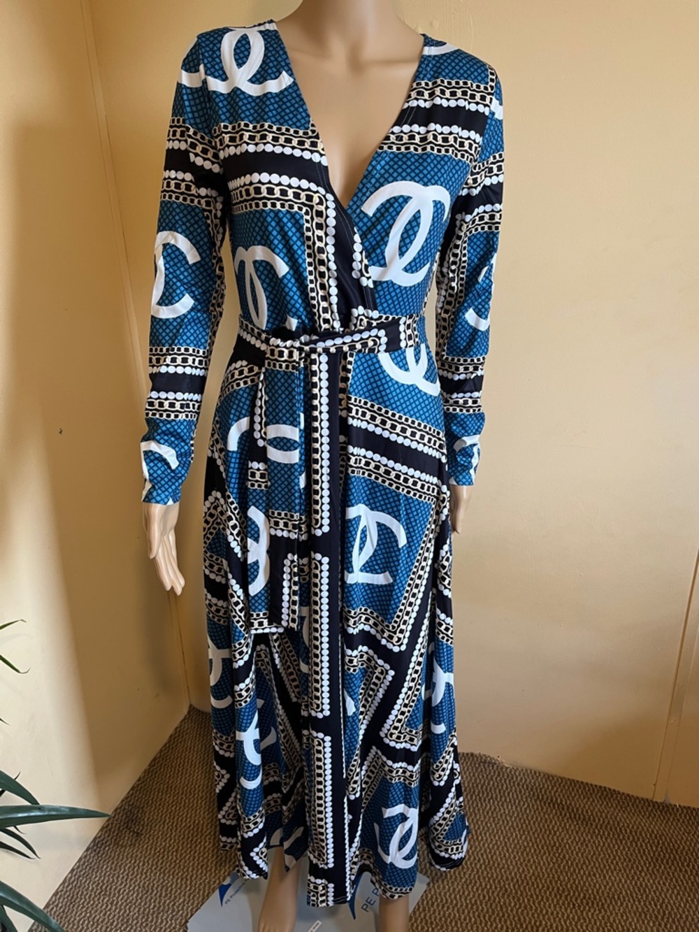 CHANEL Blue and White Long Sleeve Logo Wrap Dress - Picture 4 of 5